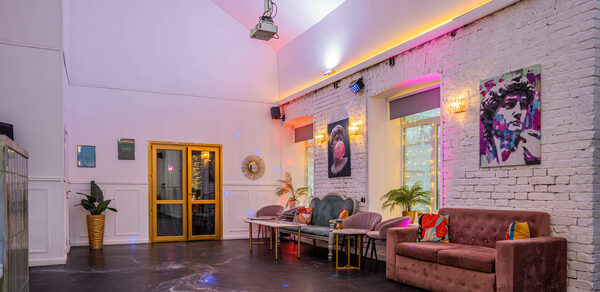 Атмосферное пространство с верандой для любых мероприятий