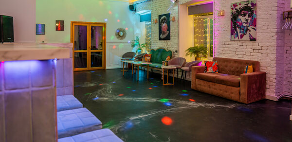 Атмосферное пространство с верандой для любых мероприятий