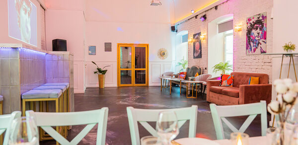 Атмосферное пространство с верандой для любых мероприятий