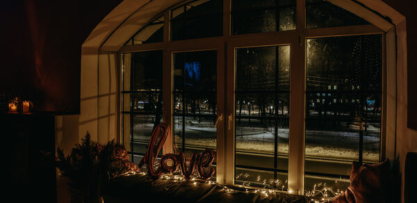 Уютный лофт-зал с красивым видом