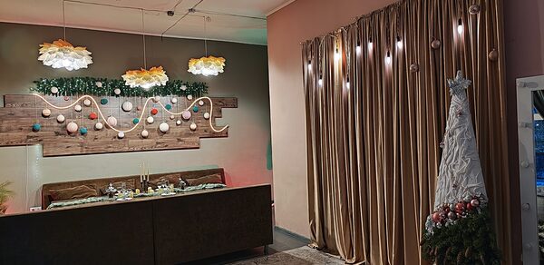 Уютный лофт-зал с красивым видом