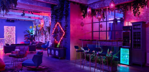 AJNA лофт-бутик на набережной КК “Брусницын”