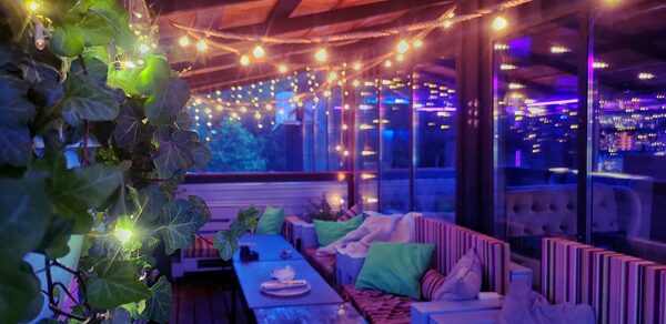 Атмосферное пространство с верандой и мангалом в Отрадном