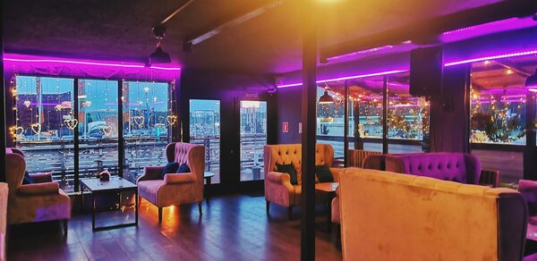 Атмосферное пространство с верандой и мангалом в Отрадном