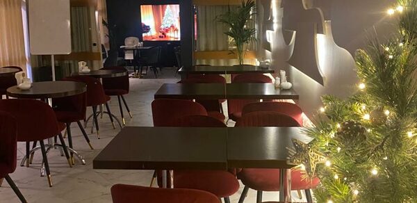 Статский Советник. Зал для небольшой компании