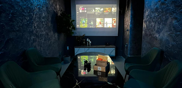 Небольшой атмосферный зал