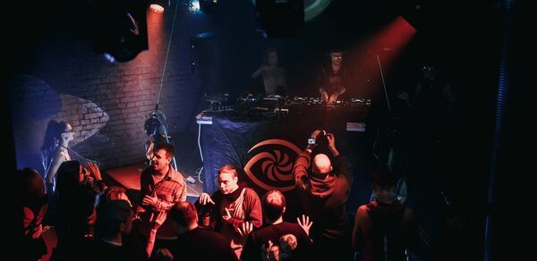 BarFly. Просторный клубный лофт