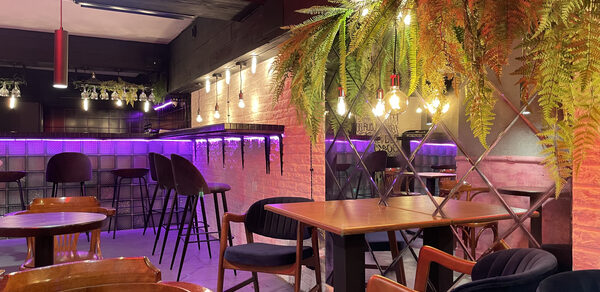 Стильный бар 