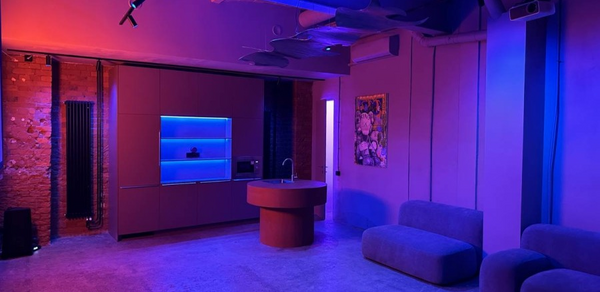 Дизайнерский лофт-зал