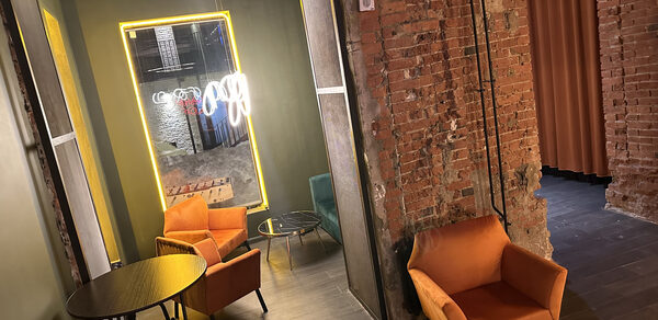 Атмосферный лофт-зал