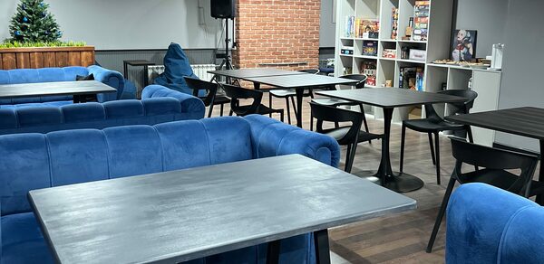 Просторное антикафе