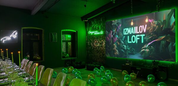 Стилизованный лофт-зал