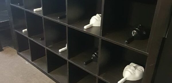 Уютное помещение 20 кв. м с большим окном