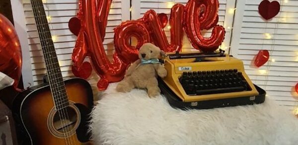 Светлый зал 30 кв. м с естественным светом