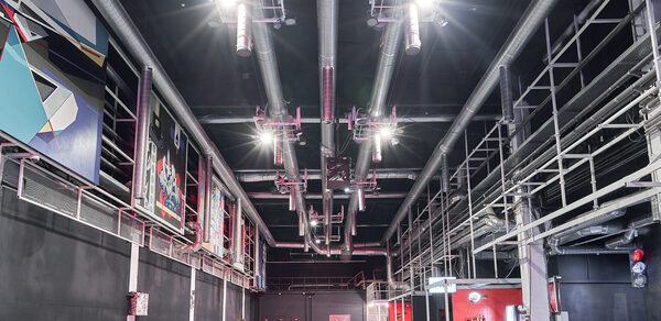 Лофт Графит. Огромное пространство со сценой