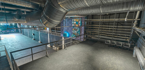 Лофт Графит. Огромное пространство со сценой