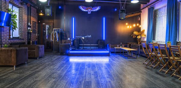 Просторный лофт с грилем и верандой