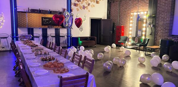 Просторный лофт с грилем и верандой