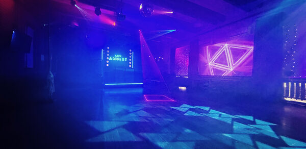 Лофт со сценической аппаратурой, грилем и верандой