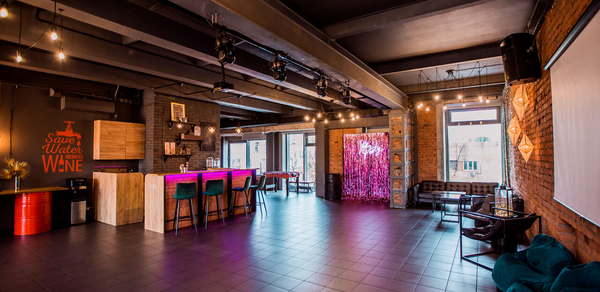 Атмосферное лофт-пространство с выходом на веранду