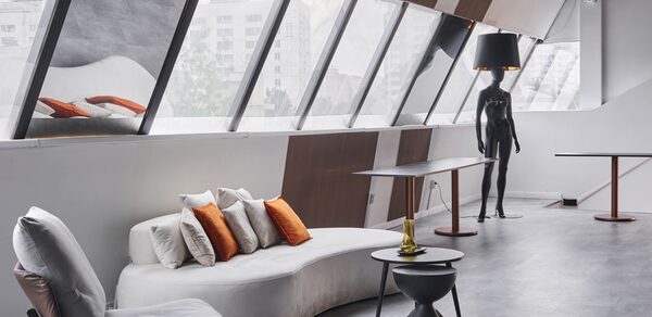 Мусс Лофт. Светлый лофт с верандой на крыше