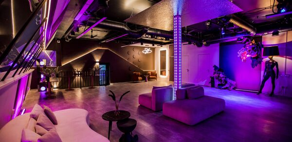 Мусс Лофт. Светлый лофт с верандой на крыше