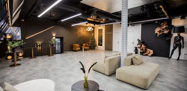 Мусс Лофт. Светлый лофт с верандой на крыше