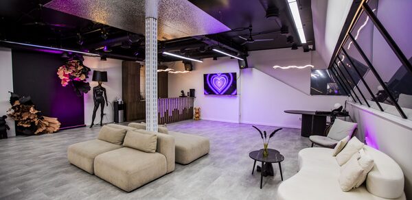 Мусс Лофт. Светлый лофт с верандой на крыше