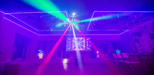 Тропический лофт с современным дизайном и верандой