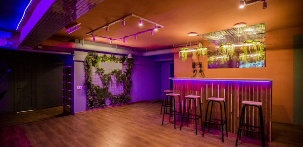 Тропический лофт с современным дизайном и верандой