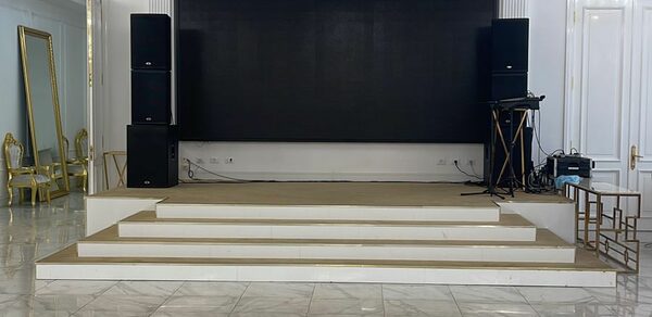 Банкетный зал в стиле классицизм