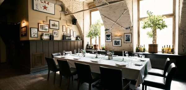 LAMB. Банкетный зал с винным погребом 