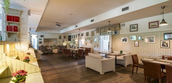 Stroganoff Bar & Grill. Двухэтажный банкетный зал