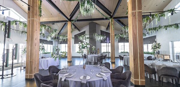 Русское Оружие. Банкетный зал за городом