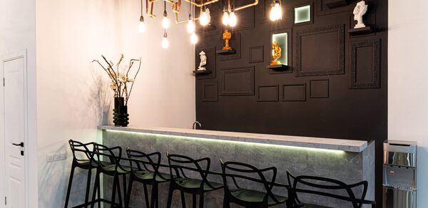 Clever Loft (Клевер лофт). Светлый лофт с большими окнами и выходом на веранду