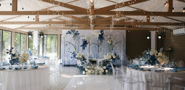 Банкетный зал в загородном клубе "Любовь"