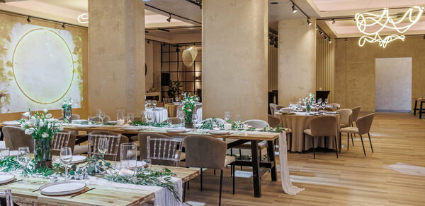 Аманд Холл. Банкетный зал в стиле Шале