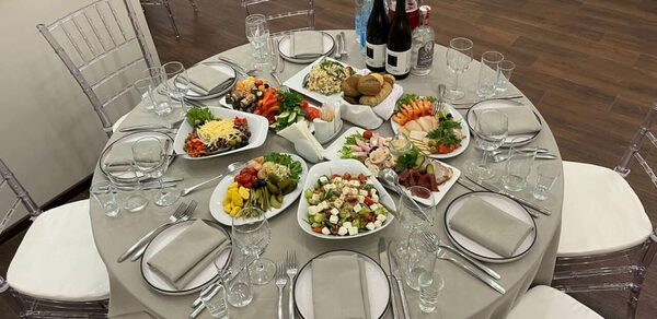 Аманд Холл. Банкетный зал с видом на Неву