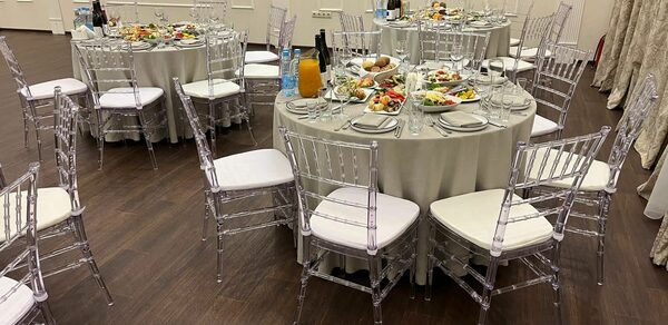 Аманд Холл. Банкетный зал с видом на Неву