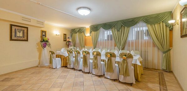 Подкова. Зелёный банкетный зал