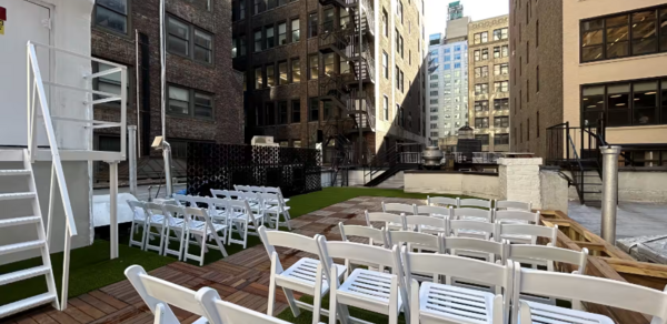 6th Floor Rooftop Lounge at Loft39