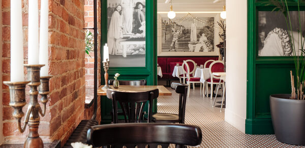 Фюнамбюль. Банкетный зал с зеркальным потолком