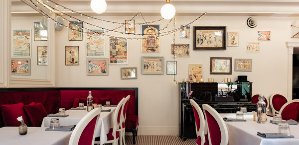 Фюнамбюль. Банкетный зал с зеркальным потолком