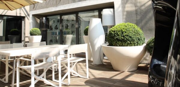 White-washed, multipurpose space in Bicocca