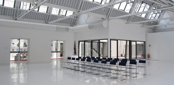 White-washed, multipurpose space in Bicocca