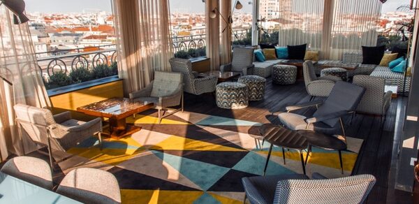 Terrace with a view in San Babila