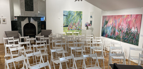 Высота. Эстетичное пространство с картинами