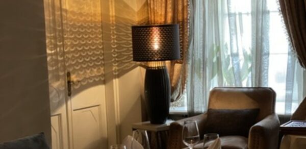 Банкетный зал в стиле гостиной усадьбы