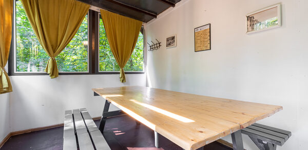 Беседка для пикника в парке Лосиный остров