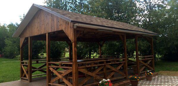 Беседка с барбекю в Парк Отель Куркино